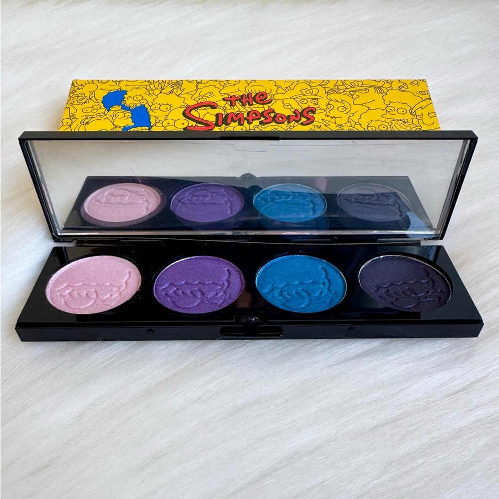 The Simpsons MAC Eyeshadow Palette - Picture 5 of 6